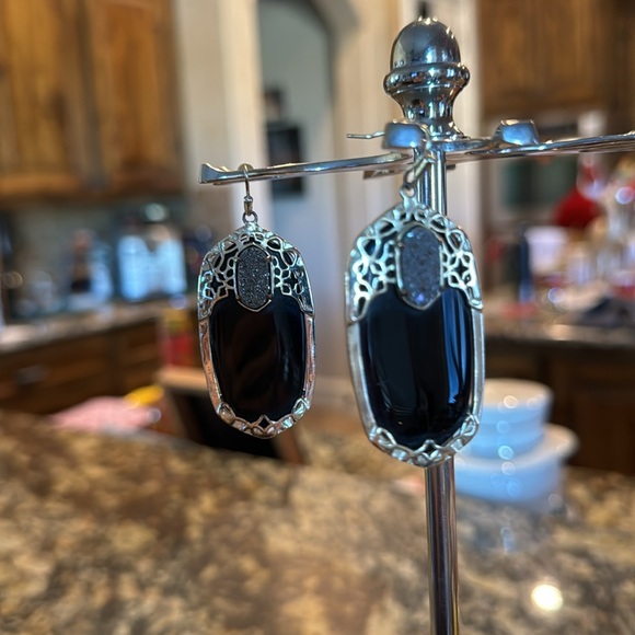 Kendra Scott drop earrings - Picture 3 of 5